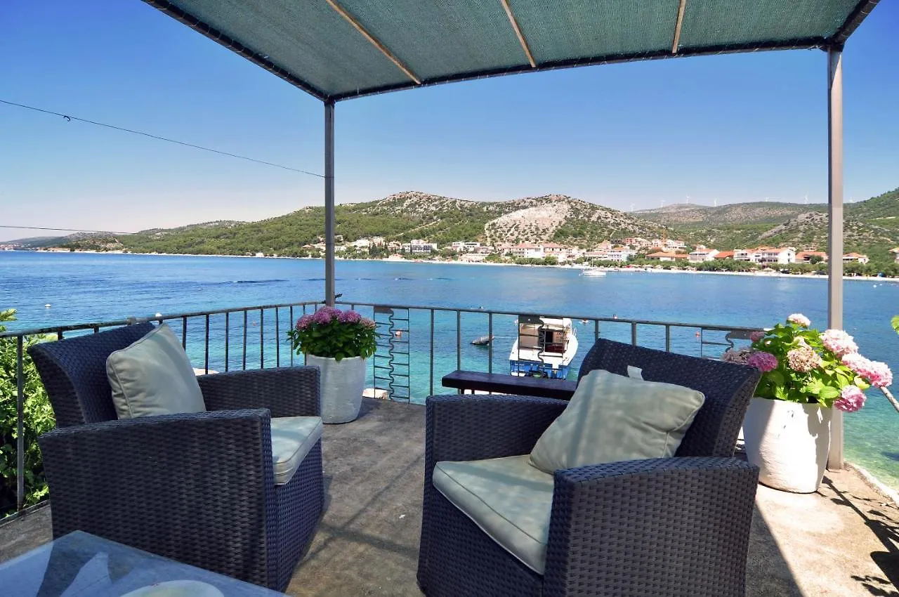 Apartment On The Beach, Zoranka Seget Vranjica Croatia