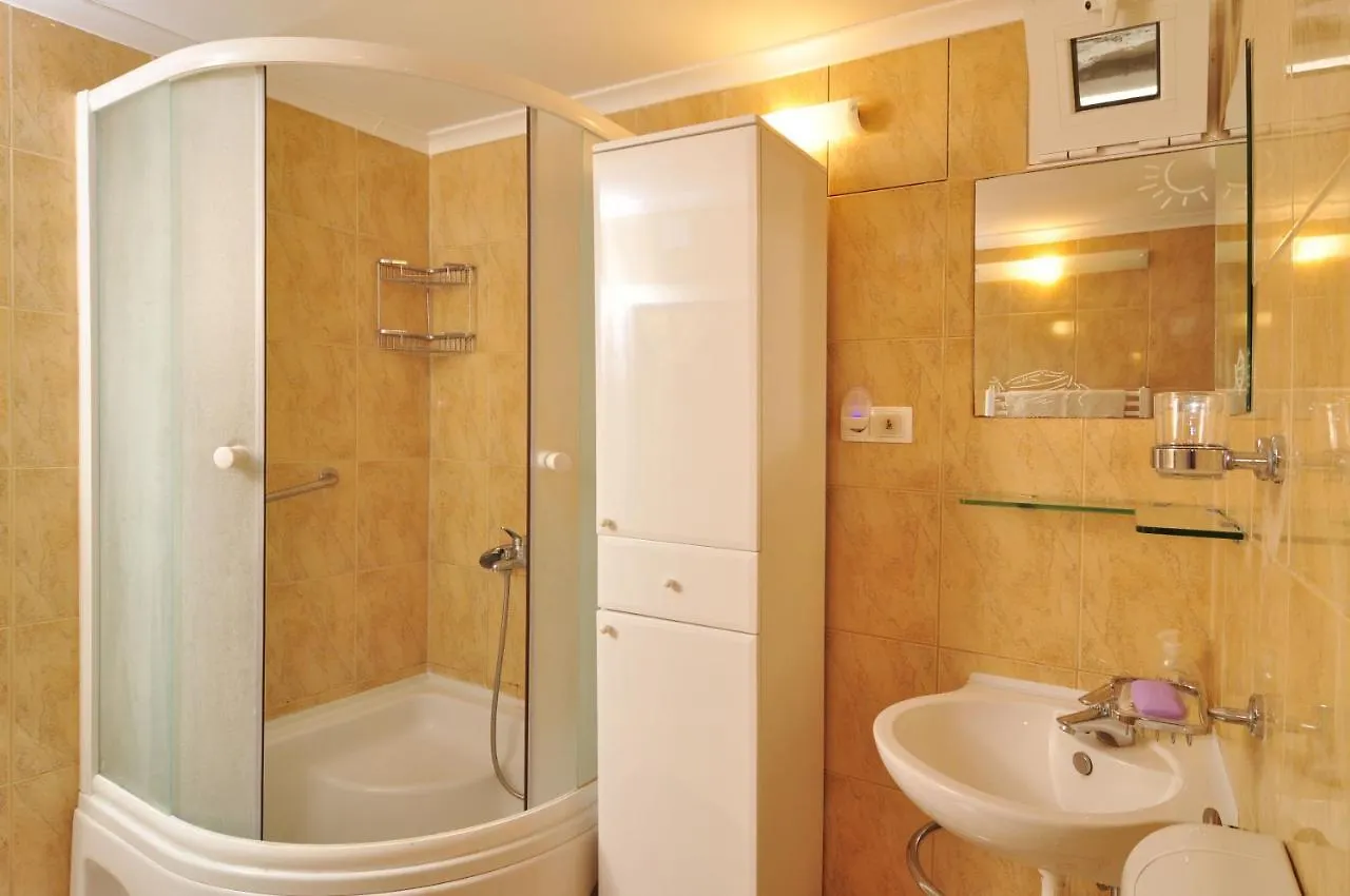 Apartment On The Beach, Zoranka Seget Vranjica