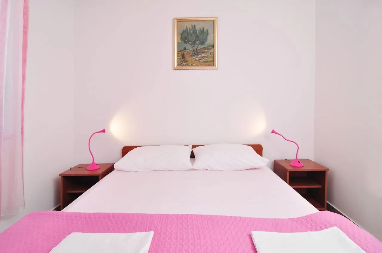 Apartment On The Beach, Zoranka Seget Vranjica 0*,