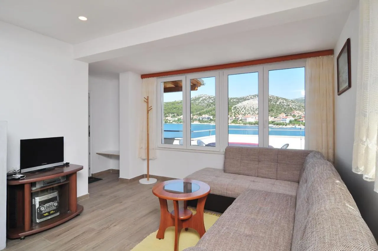 Apartment On The Beach, Zoranka Seget Vranjica