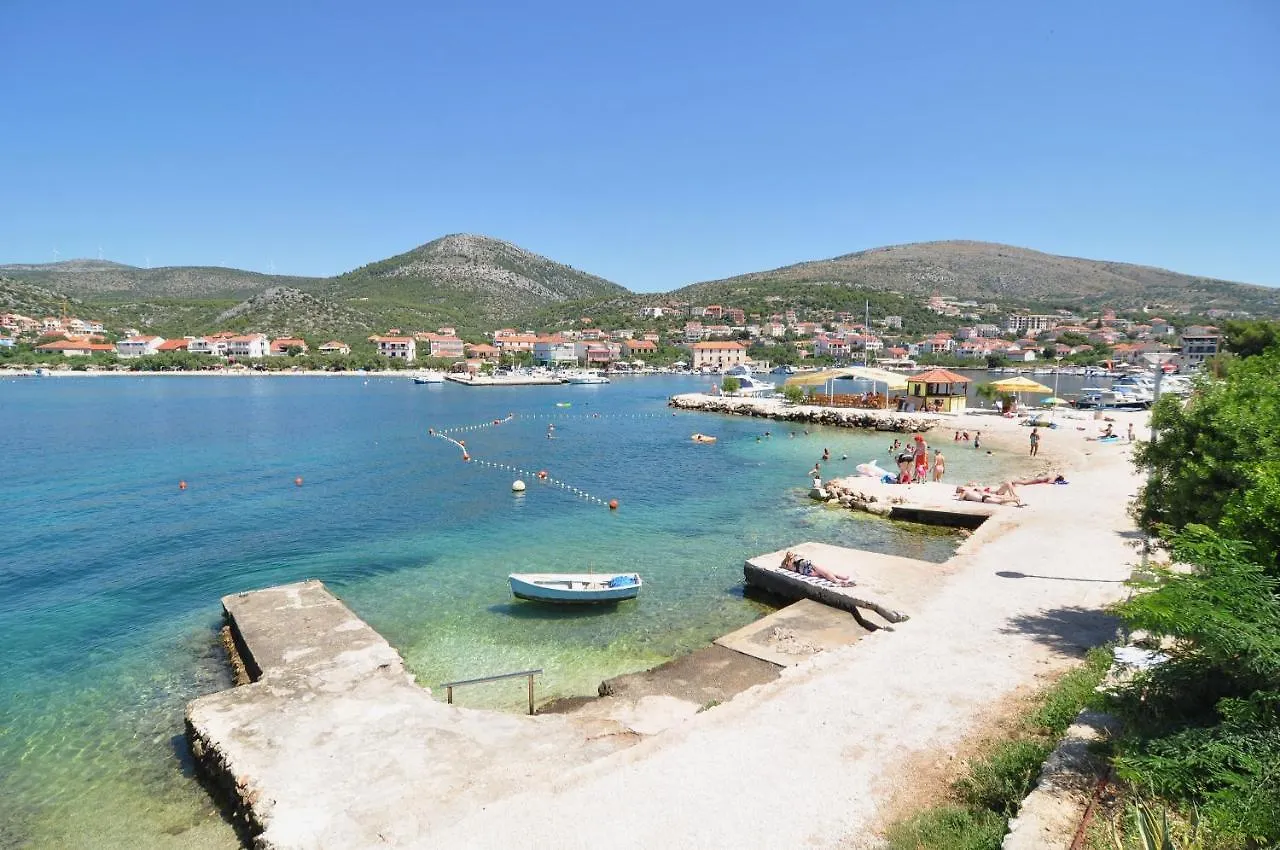 Apartment On The Beach, Zoranka Seget Vranjica