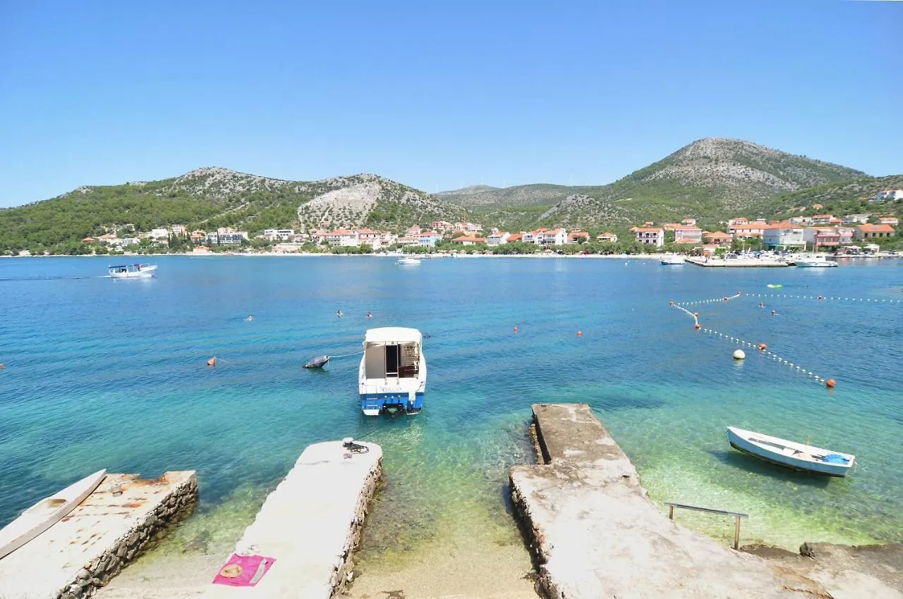 Apartment On The Beach, Zoranka Seget Vranjica