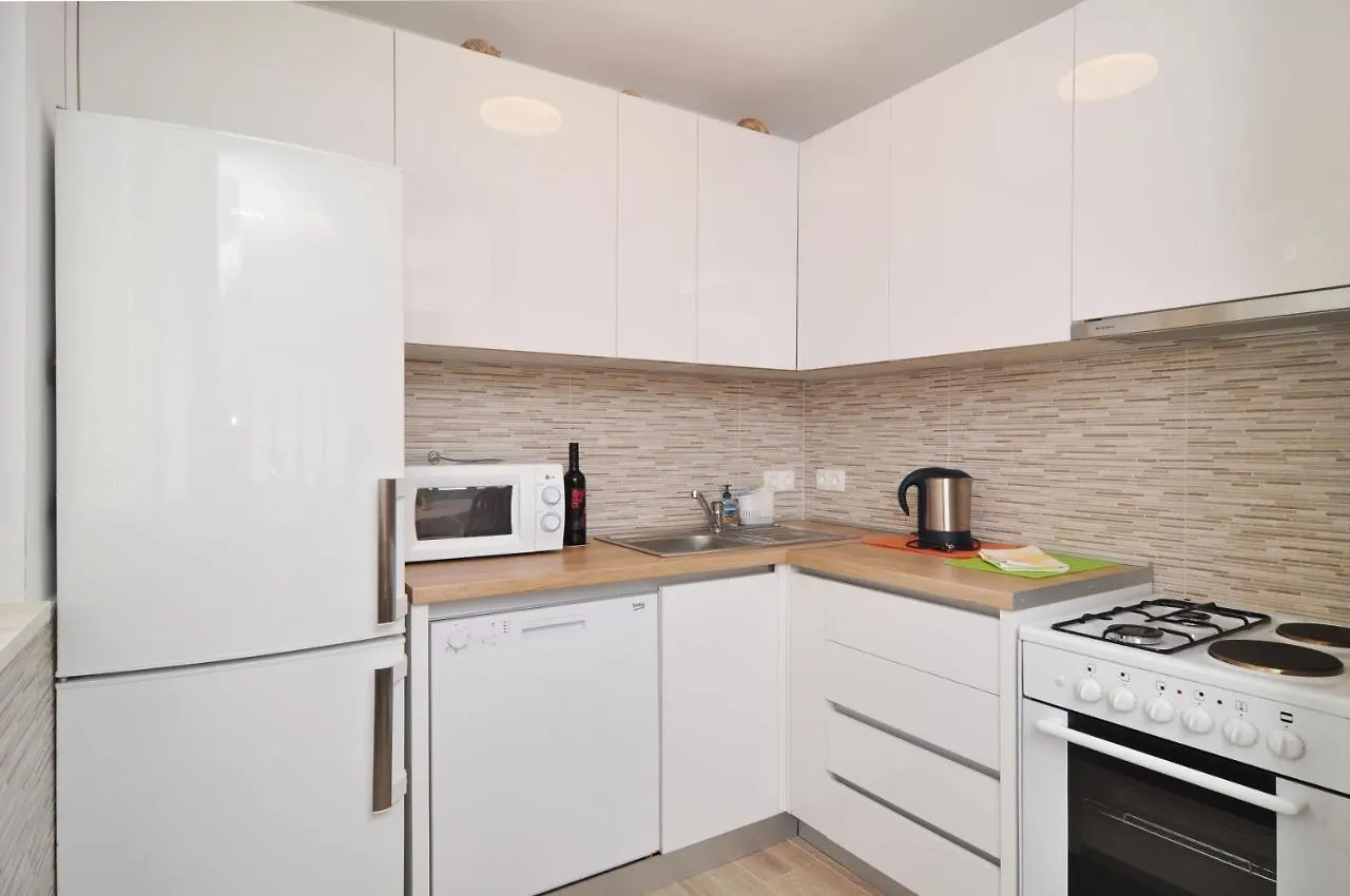 Apartment On The Beach, Zoranka Seget Vranjica Croatia