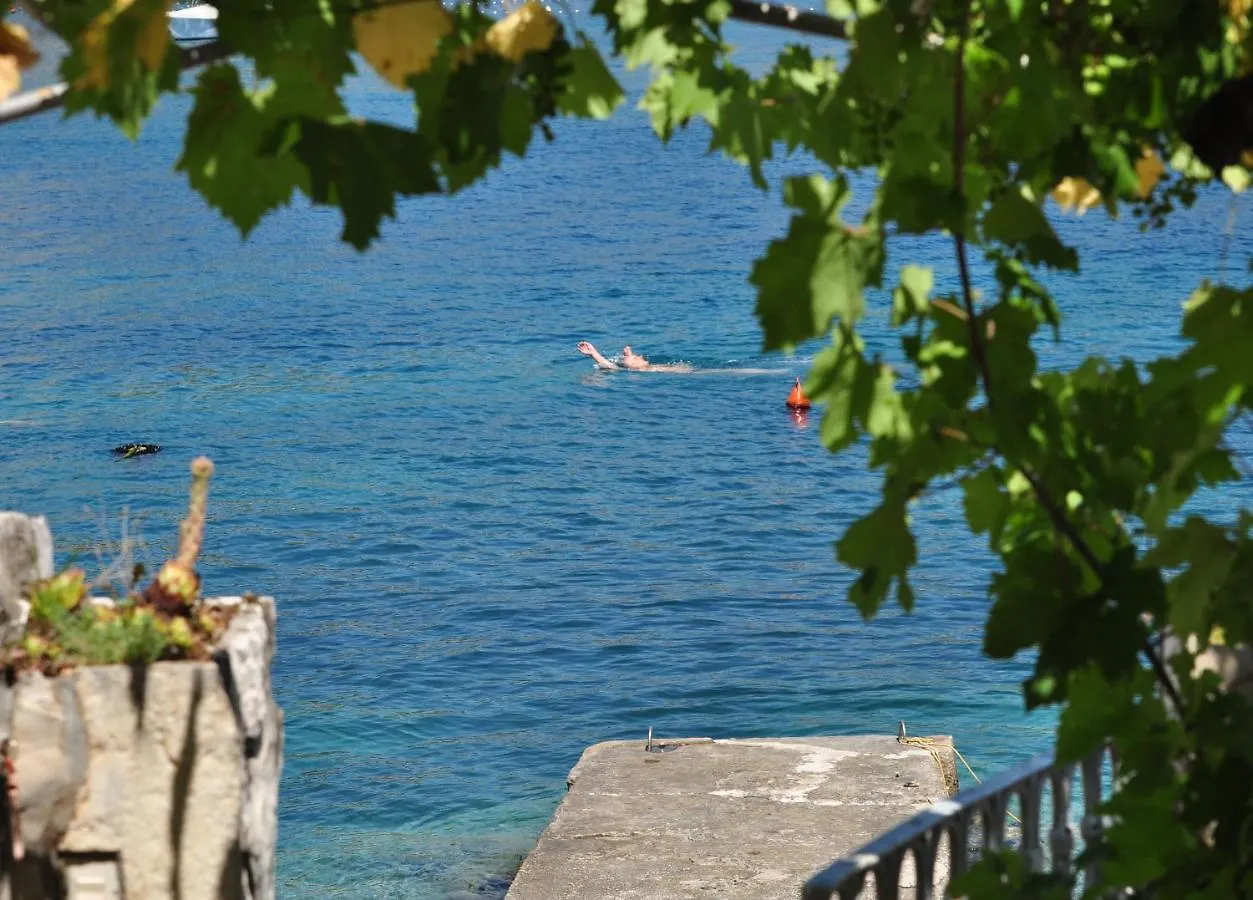 Apartment On The Beach, Zoranka Seget Vranjica