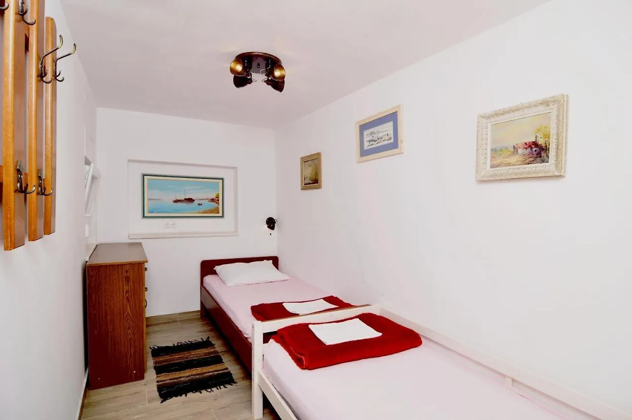 Apartment On The Beach, Zoranka Seget Vranjica 0*,