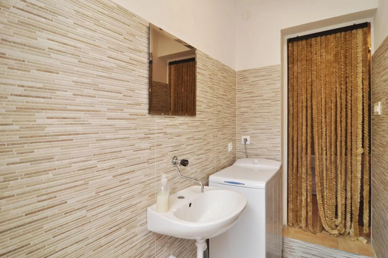 Apartment On The Beach, Zoranka Seget Vranjica Croatia