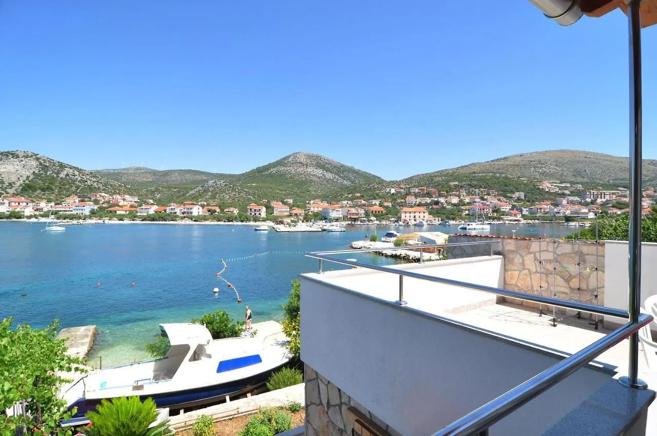 Apartment On The Beach, Zoranka Seget Vranjica 0*,