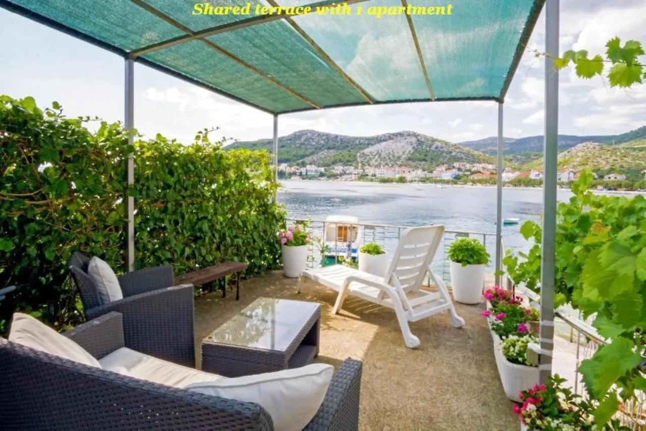 Apartment On The Beach, Zoranka Seget Vranjica